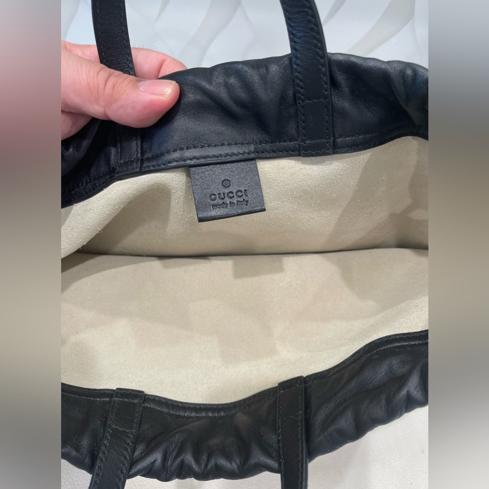 GUCCI Sherry line GUCCI logo print drawstring  Tote Bag. 100 % leather - Picture 3 of 11